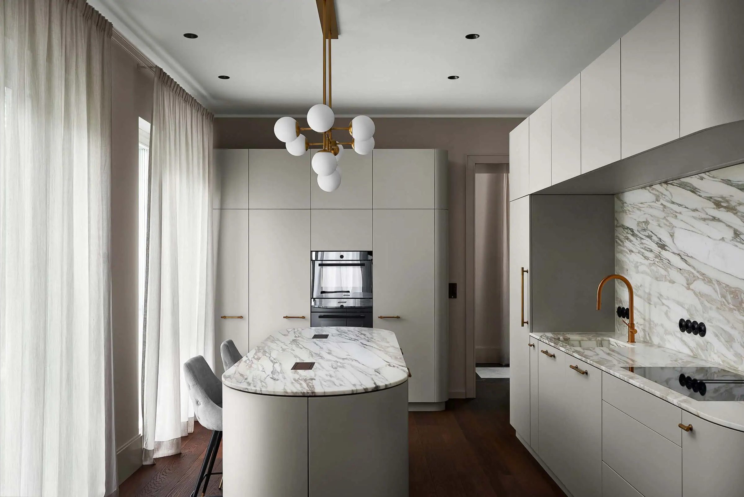 Immobilienfotografie: Moderne Küche in Berlin-Grunewald, entstanden für die Primus Immobilien AG